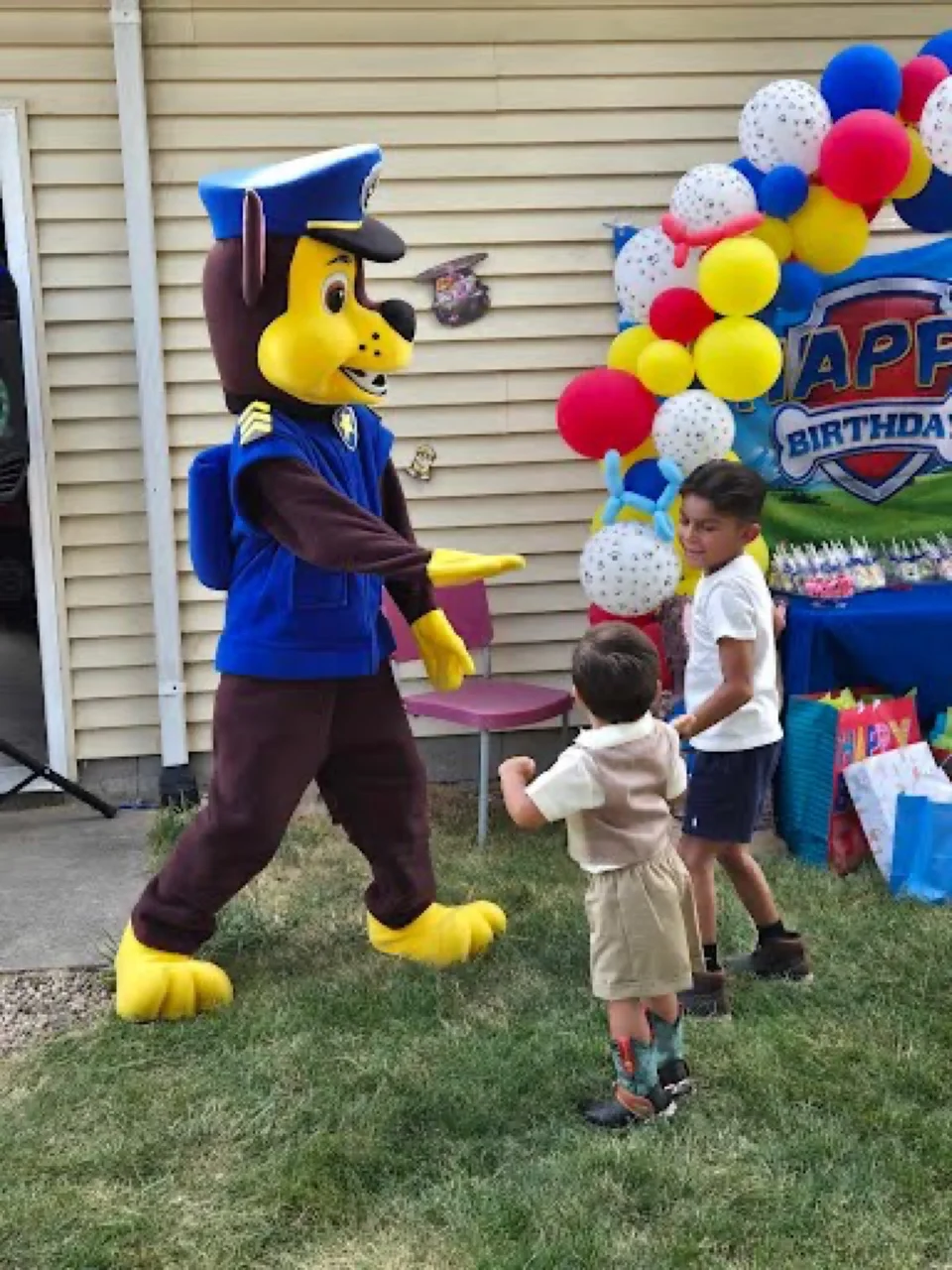 Police Rescue Pup party character in Wilmington